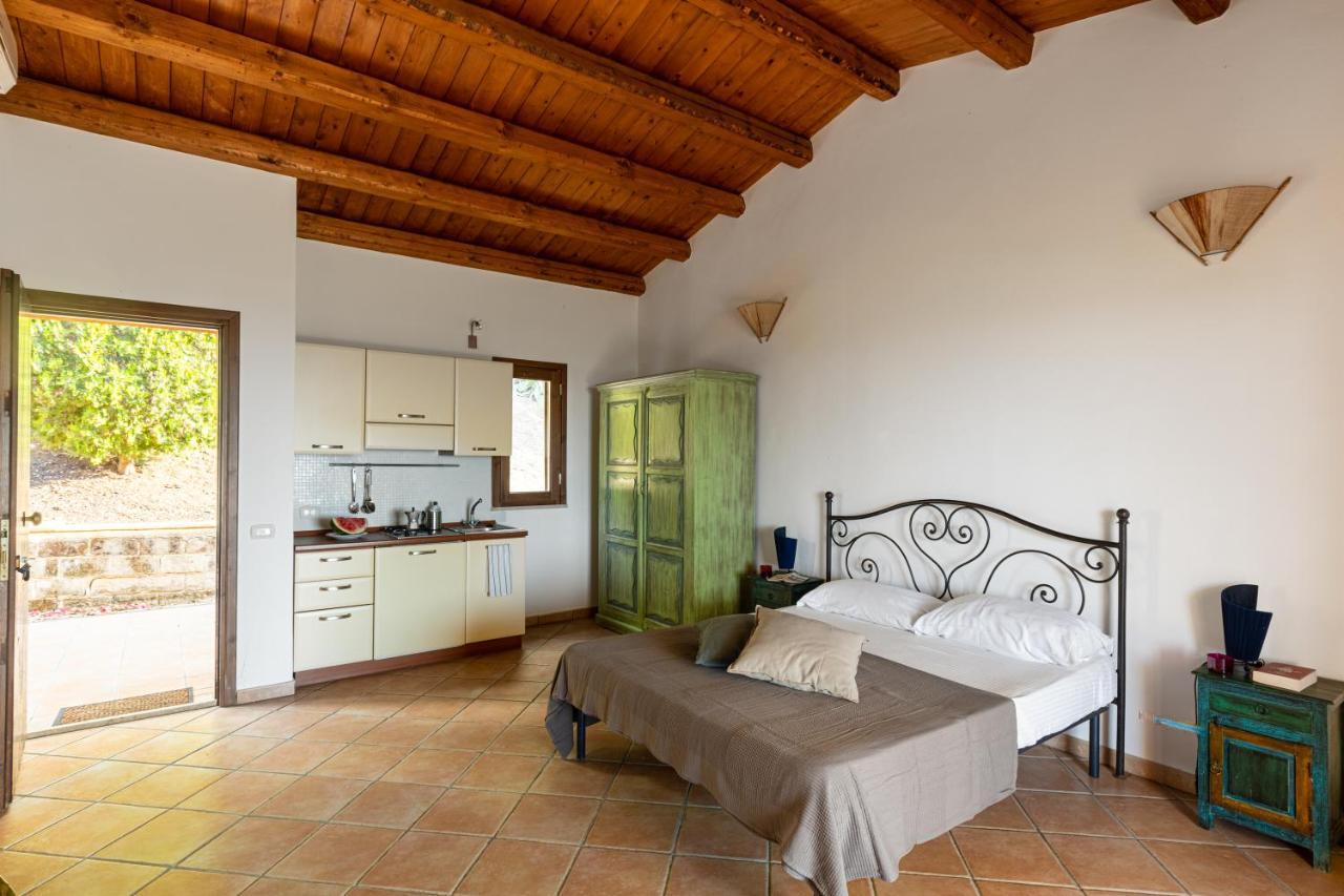 Solemar Sicilia - Le Casette Di Calzata Кампофеліче-ді-Роччелла Екстер'єр фото