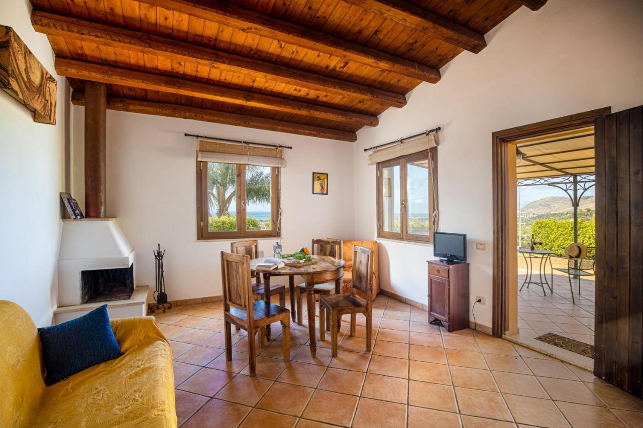 Solemar Sicilia - Le Casette Di Calzata Кампофеліче-ді-Роччелла Екстер'єр фото